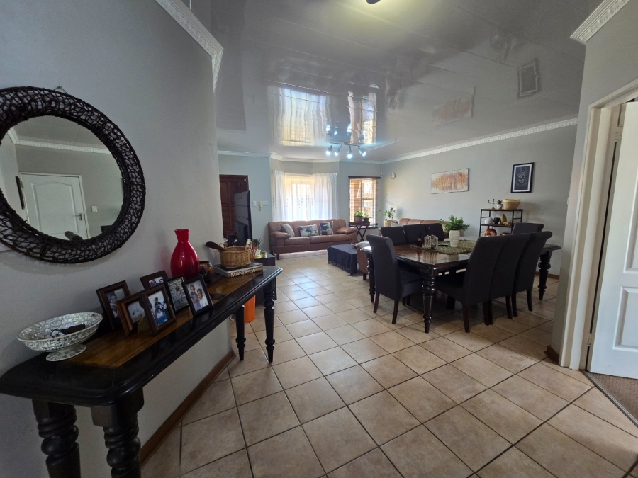 4 Bedroom Property for Sale in Heuwelsig Free State